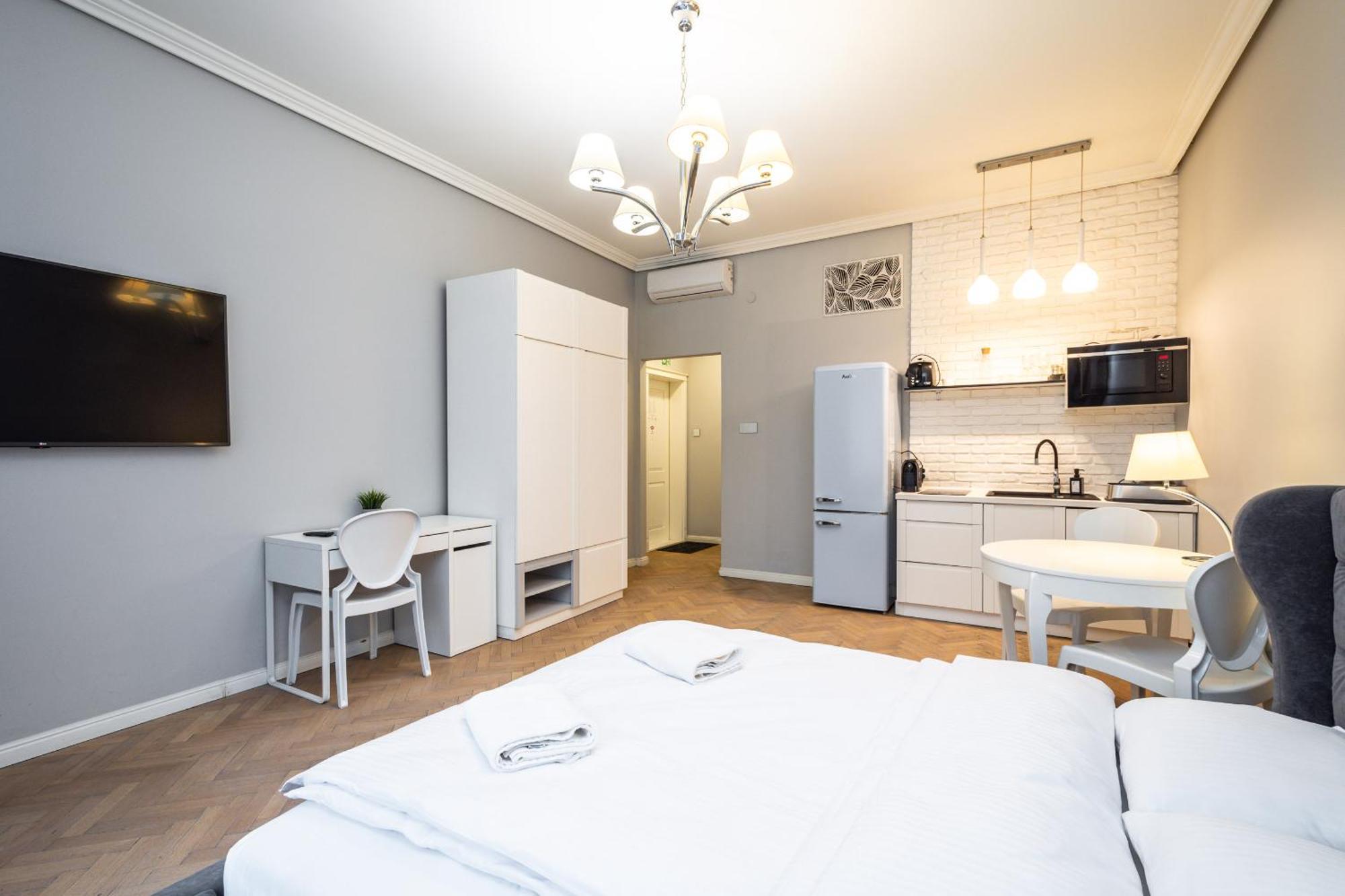 Rentplanet - Studio Krasinskiego Krakow Luaran gambar